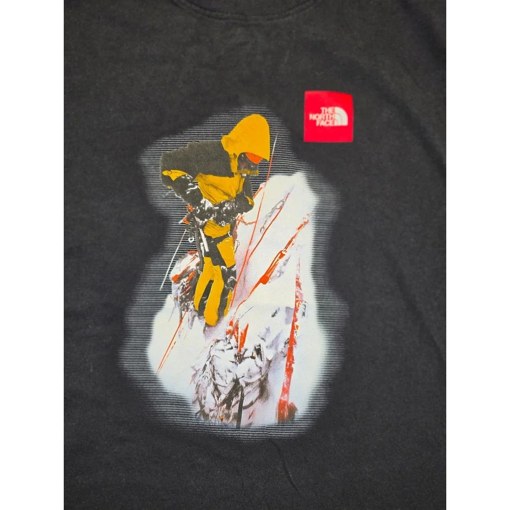 The North Face Mens Black Mountaineer Graphic T-Shirt Red Box Logo Small